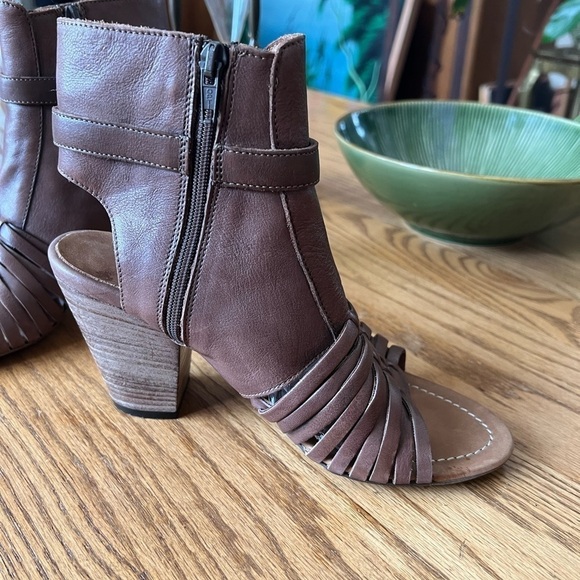 Fabianelli Shoes Women’s Italian 38 Leather Woven Open Toe Ankle Booties - Picture 3 of 7